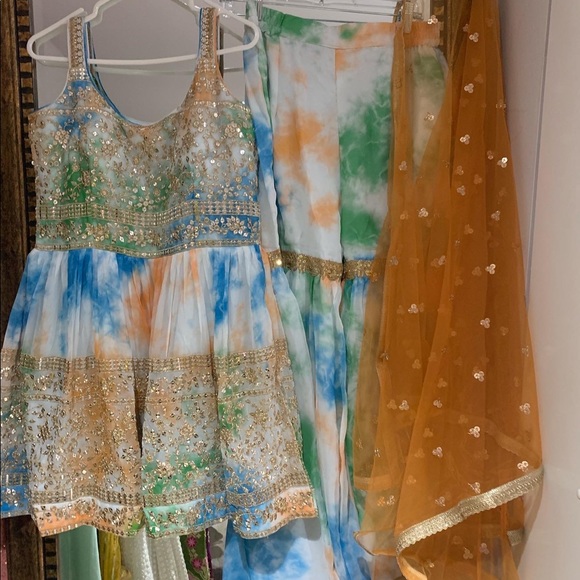 Brand new designs in Sharara suits - Picture 8 of 16